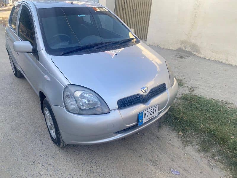 Toyota Vitz 2000 1