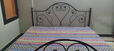 king Size bed (Iron)