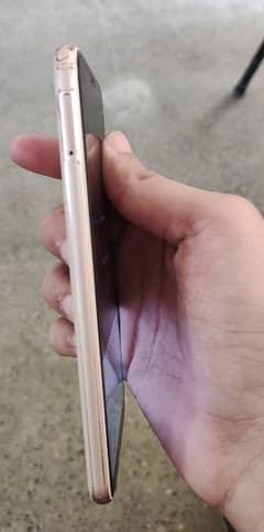 Huawei p20 lite
10/10 condition 
only mobile 
4/128