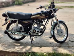 Honda 125 Lush Condition Red color lush tanki