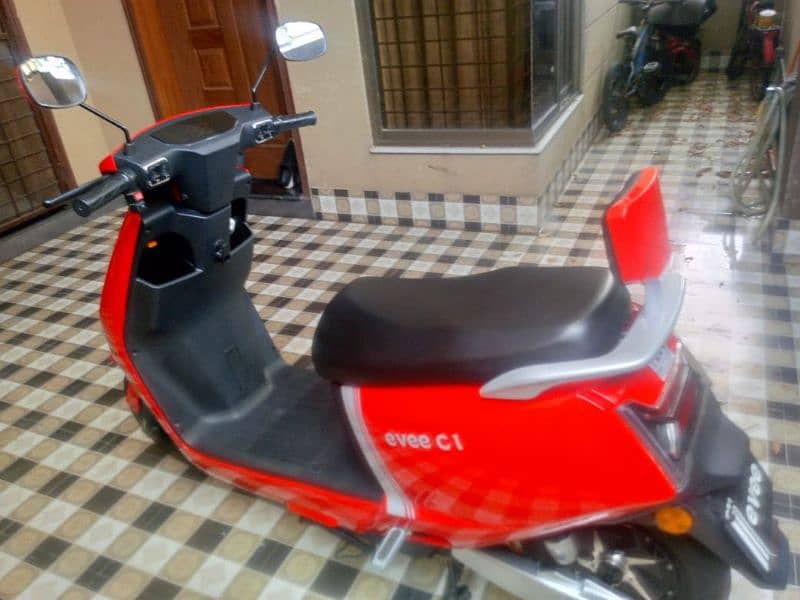 Evee Electric Scooty (2024) MODEL 1