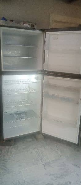 13 Cubic Ft-Refrigerator Freezer HRF 398 1