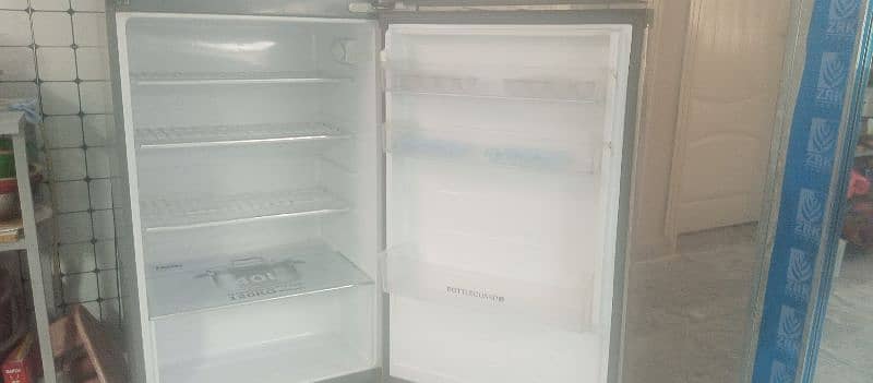 13 Cubic Ft-Refrigerator Freezer HRF 398 13