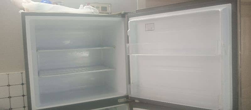 13 Cubic Ft-Refrigerator Freezer HRF 398 15