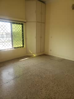 3 bed upper portion near khayaban e tanveer road chaklala scheme 3 0