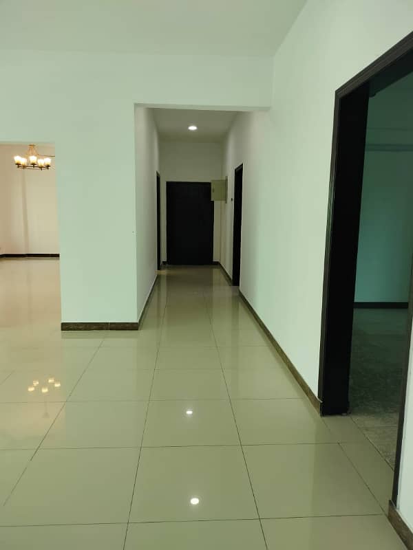 10 MARLA 3 BEDROOM APARTMENT FOR SALE IN ASKARI 11 LAHORE 2