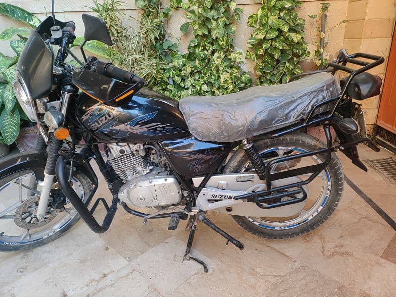 Suzuki GS 150 se 2022 3