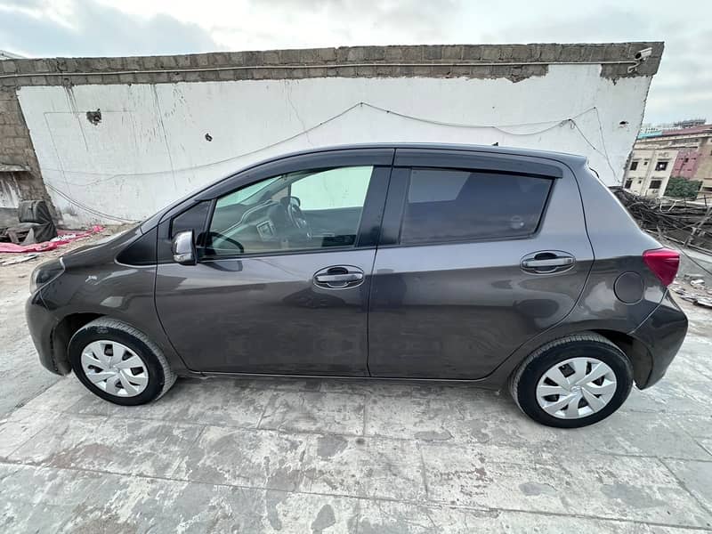 Toyota Vitz 2015 3