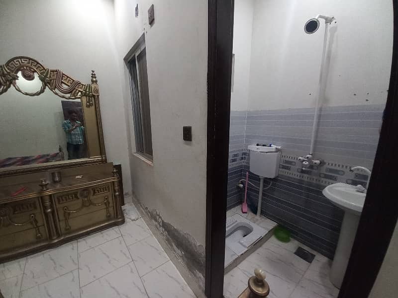 2 Marla Complete House ( Video available) Gas not available scheem mor Zoom petrol pump Lahore 4