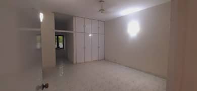 Corner Kanal House On 70 Feet Road For Sale In DHA Phase 1-E-LAHORE