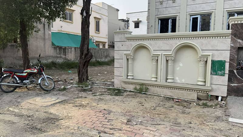 BUILDER LOCATION PLOT NO 600 FOR SALE IN JASMINE BLOCK BAHRIA TOWN LAHORE. 4