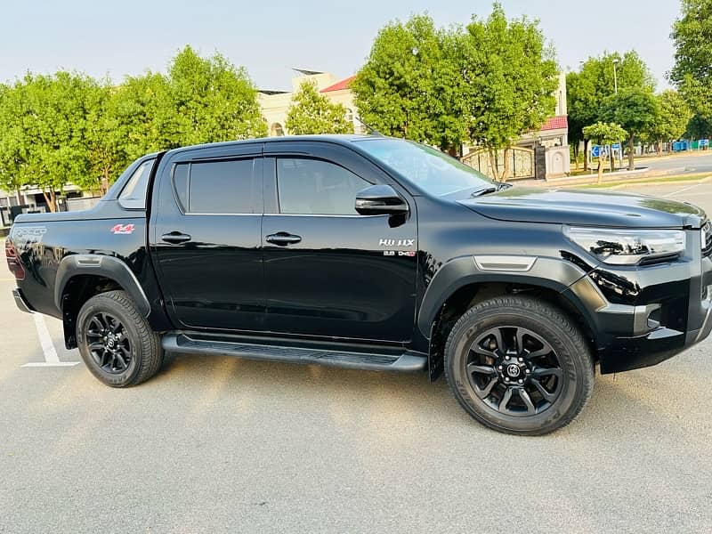 Toyota Hilux revo rocco 2022 2