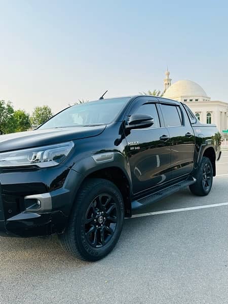 Toyota Hilux revo rocco 2022 4