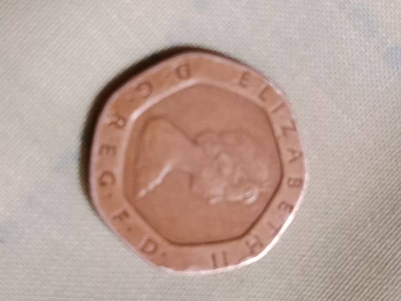 1982 queen Elizabeth 2 20 pence rare coin 1