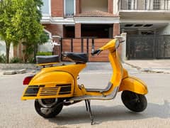 Vespa 1982, 150cc (2 stroke) petrol