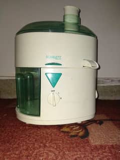 hard fruit juicer for sale in excellent condition 0