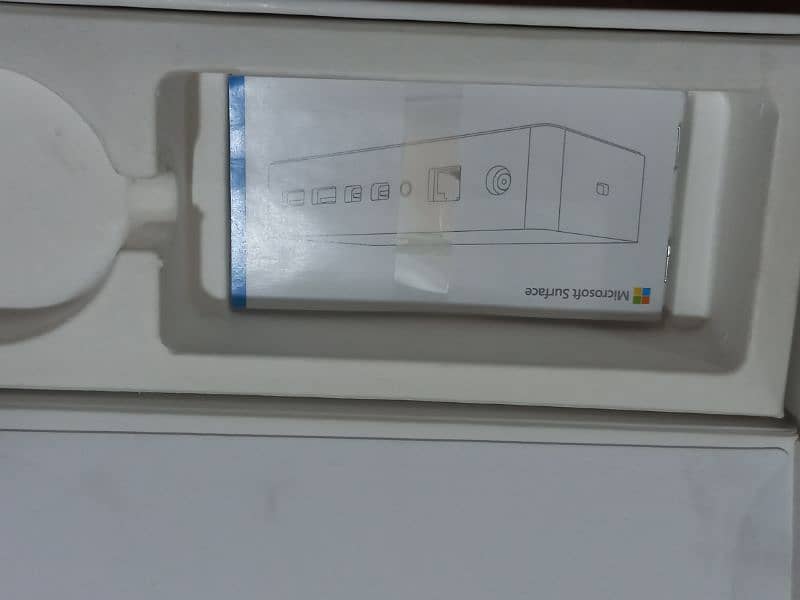 Microsoft Surface Dock Laptop  1,2,3 4