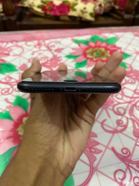 iPhone 7 Plus 10/10 condition Non PTA 32GB fresh condition 4