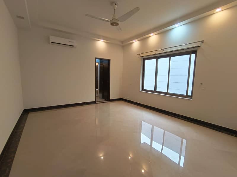 2 KANAL FULL HOUSE FOR RENT IN DHA PHASE 5 2