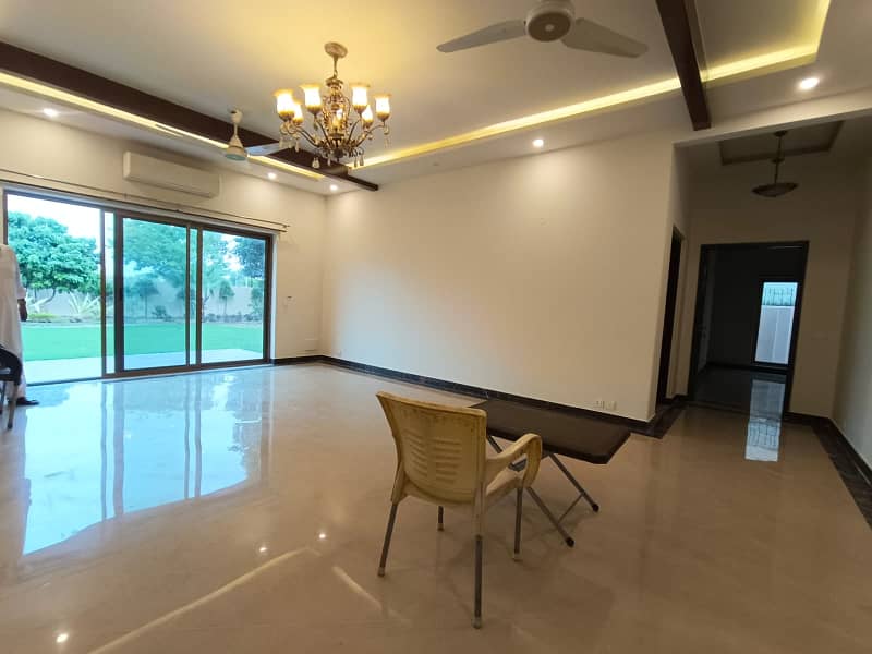 2 KANAL FULL HOUSE FOR RENT IN DHA PHASE 5 10