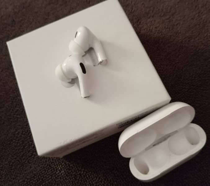 AirPods Pro (2nd Generation with Megasafe Charging Case) 5