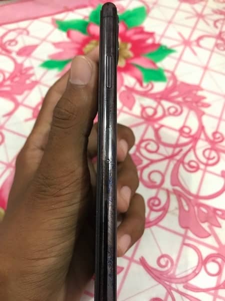 iPhone 11 Pro Max condition 10/10 64 GB Non PTA 3