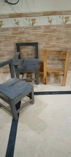 Small wooden chairs 1