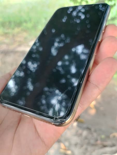 Iphone XS Non PTA (256GB) 4