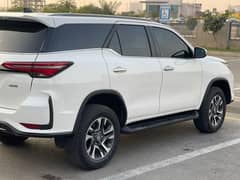 Toyota Fortuner Legender 2023