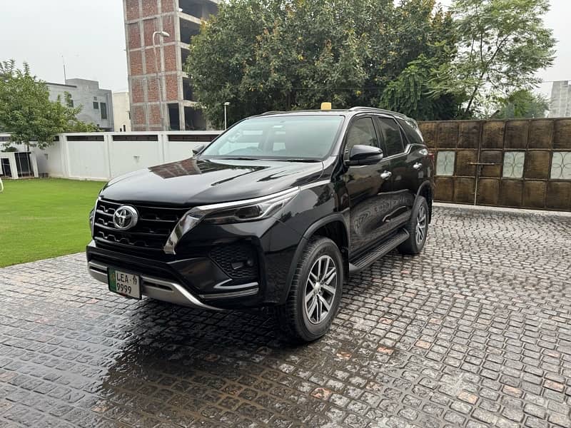 Toyota Fortuner V 2.7 2018/2019 Black Bumper to Bumper Original 2