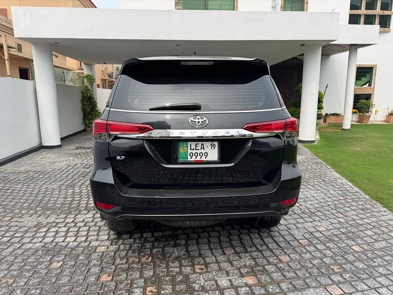 Toyota Fortuner V 2.7 2018/2019 Black Bumper to Bumper Original 4