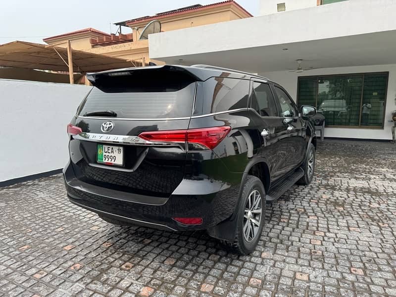 Toyota Fortuner V 2.7 2018/2019 Black Bumper to Bumper Original 5