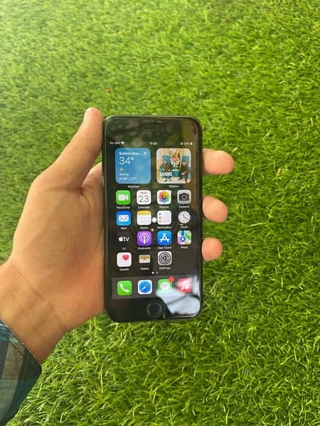 IPHONE 8 64GB FOR SALE 3