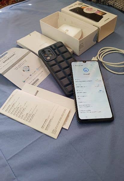 Samsung galaxy A32* Complte Box* Vietnam Model* 1