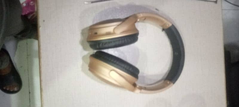 jabar and poly headphone 2