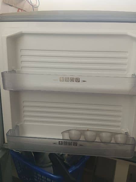 Fridge in Mint Condition 10/9.5 for sale 2