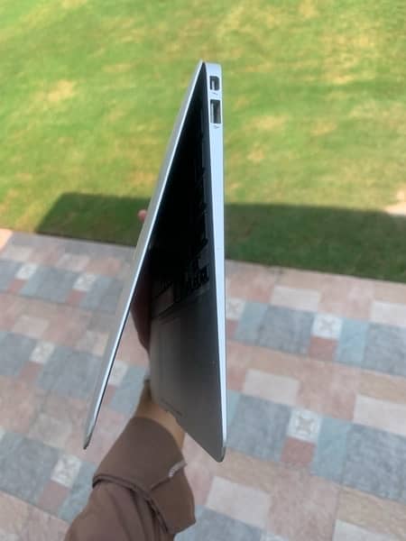 MacBook Air 2013 Late (2014) 3