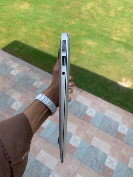 MacBook Air 2013 Late (2014) 4