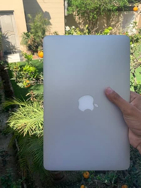 MacBook Air 2013 Late (2014) 10