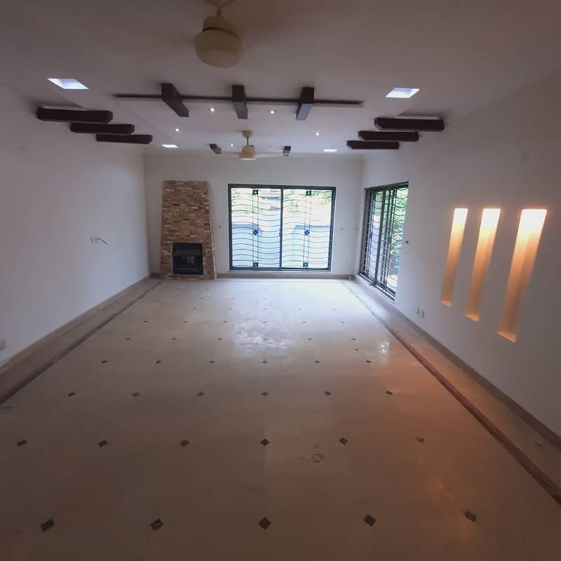 1 Kanal House (Single Story) 2beds TV lounge Drawing Room Available for Rent DHA Phase 2 17