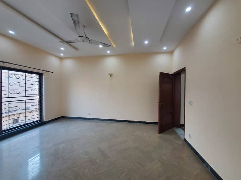 1 Kanal Upper Portion For Rent In DHA Phase 1,Block C, Reasonable Price And Suitable Location Pakistan Punjab Lahore. 4