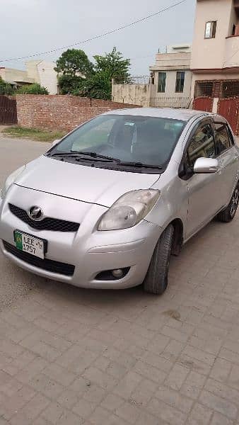 Toyota Vitz 2009 full option 2