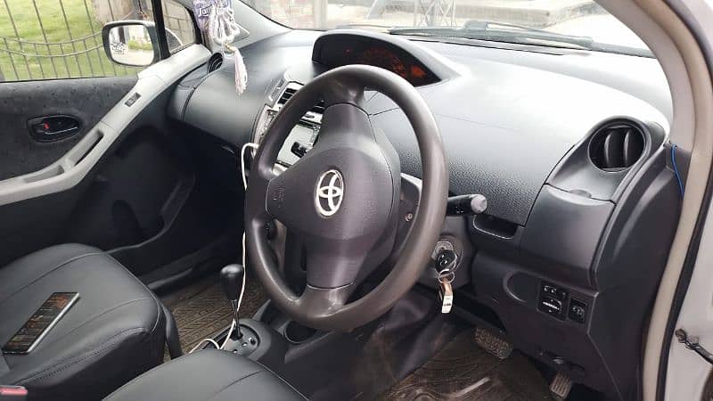 Toyota Vitz 2009 full option 12