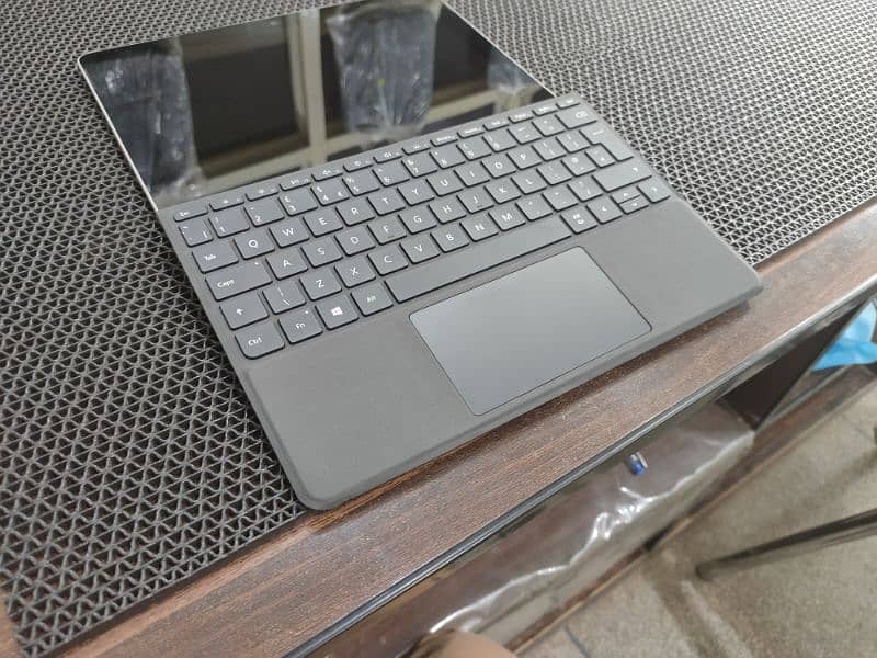 Microsoft Surface Go & Pro 4 , intel (R ) 4th Gen & Core i5 6th Gen 7