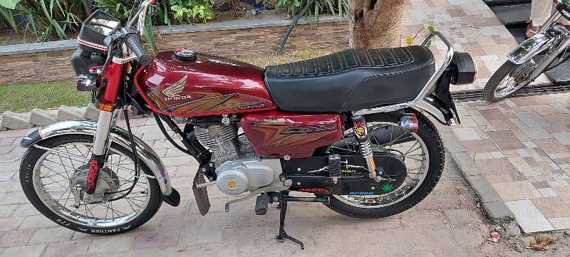 125 Honda red 4