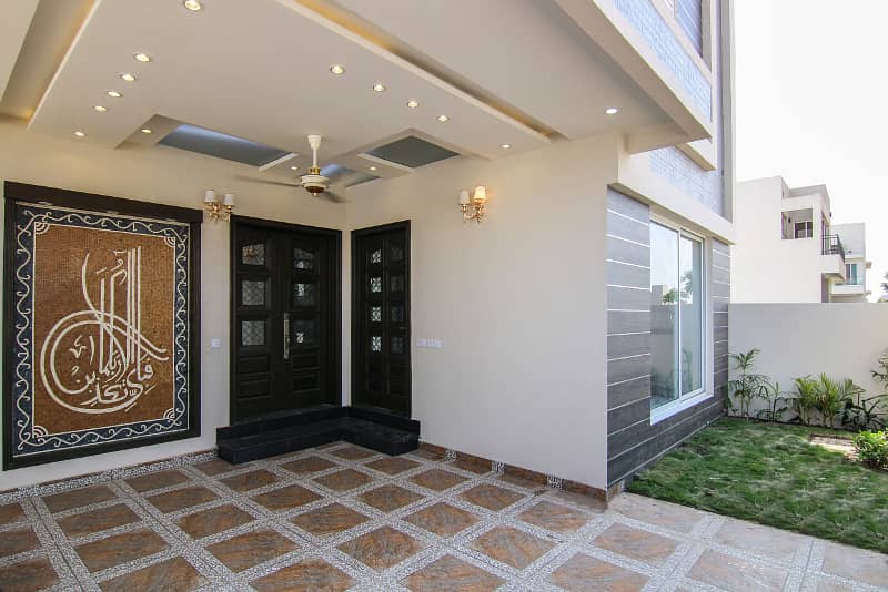 DHA 9 TOWN 6 MARLA BRAND NEW ULTRA LUXURY HOUSE AVAILABLE FOR RENT FACING PARK 1