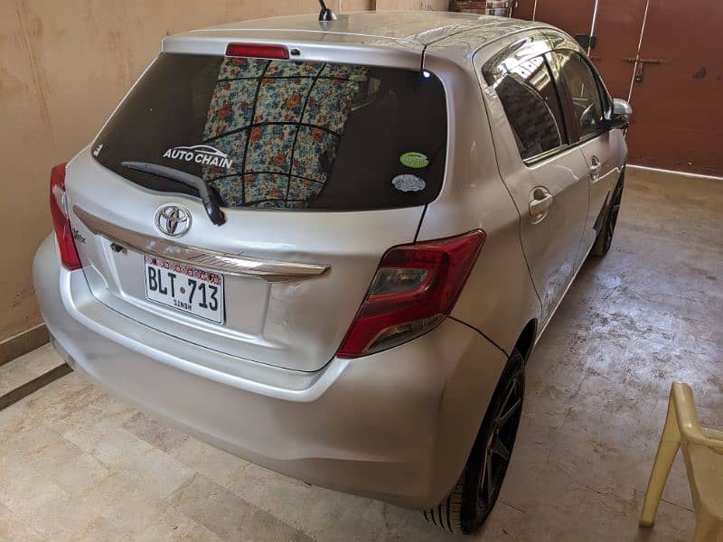 Toyota Vitz 2015 4