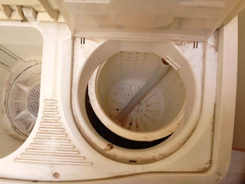 Kenwood Washing machine 3