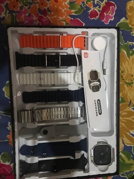 8 straps watch with box only 7 days ues 1