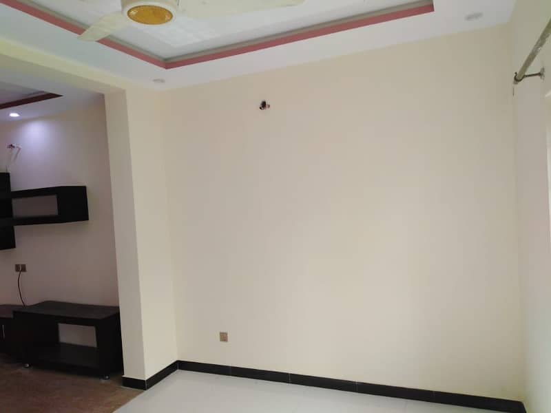 5 MARLA SLIGHTLY USED HOUSE FOR SALE IN SECTOR D BAHRIA TOWN LAHORE 7